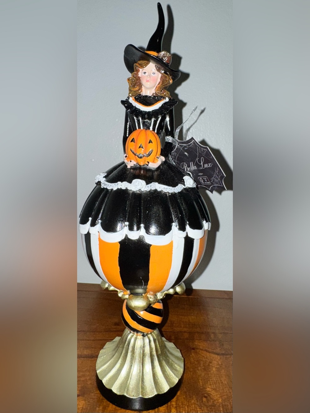 Cute 🥰 Bella Lux Witch on Pumpkin Jack O Lantern Black Dress White Rosebuds 14”